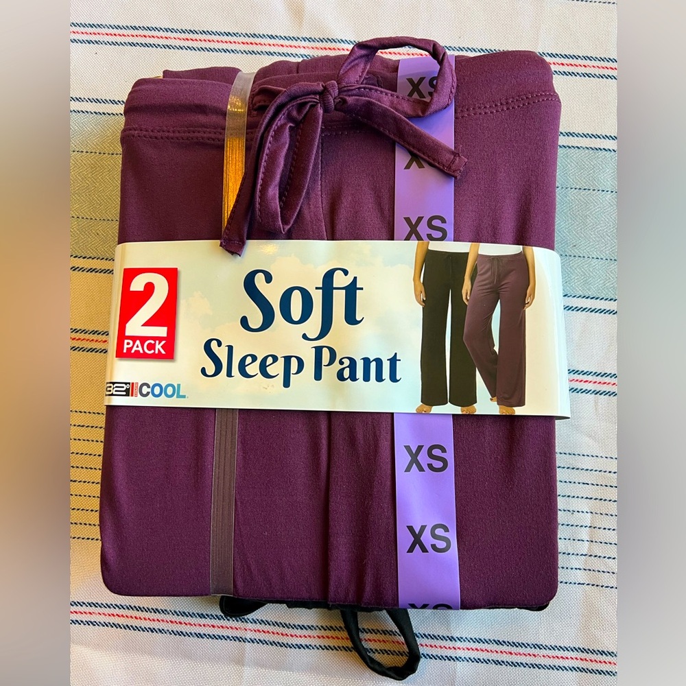 32 Degrees sleep pants, straight leg. 2-Pack, light purple and black.